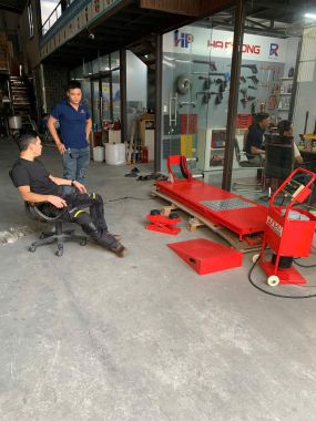 BÀN NÂNG XE MÁY CAO CẤP XE PHÂN KHỐI LỚN JH-M700