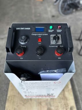 MÁY SẠC ÁC QUY VÀ KHỞI ĐỘNG NHANH F3500A