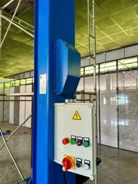 CẦU NÂNG 2 TRỤ CÓ CỔNG 4,5 TẤN(CƠ CẤU KHÓA ĐIỀU KHIỂN BẰNG ĐIỆN) ER-TC45EA