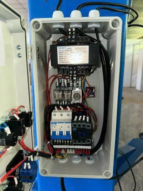 CẦU NÂNG 2 TRỤ CÓ CỔNG 4,5 TẤN(CƠ CẤU KHÓA ĐIỀU KHIỂN BẰNG ĐIỆN) ER-TC45EA