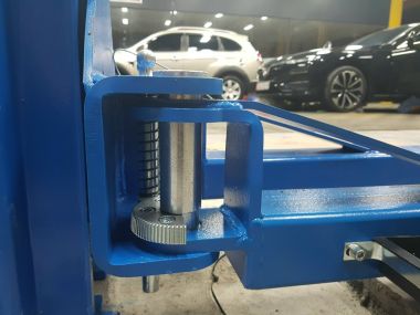 CẦU NÂNG 2 TRỤ CÓ CỔNG 4,5 TẤN(CƠ CẤU KHÓA ĐIỀU KHIỂN BẰNG ĐIỆN) ER-TC45EA