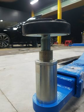 CẦU NÂNG 2 TRỤ CÓ CỔNG 4,5 TẤN(CƠ CẤU KHÓA ĐIỀU KHIỂN BẰNG ĐIỆN) ER-TC45EA