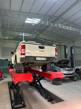 CẦU NÂNG CẮT KÉO 5 TẤN CHO KIỂM TRA GÓC LÁI - CÓ KÍCH PHỤ 2,5 TẤN ER-YL750A