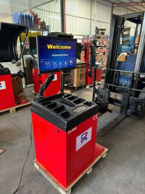 THIẾT BỊ CÂN BẰNG ĐỘNG LỐP Ô TÔ TỰ ĐỘNG ER-90E