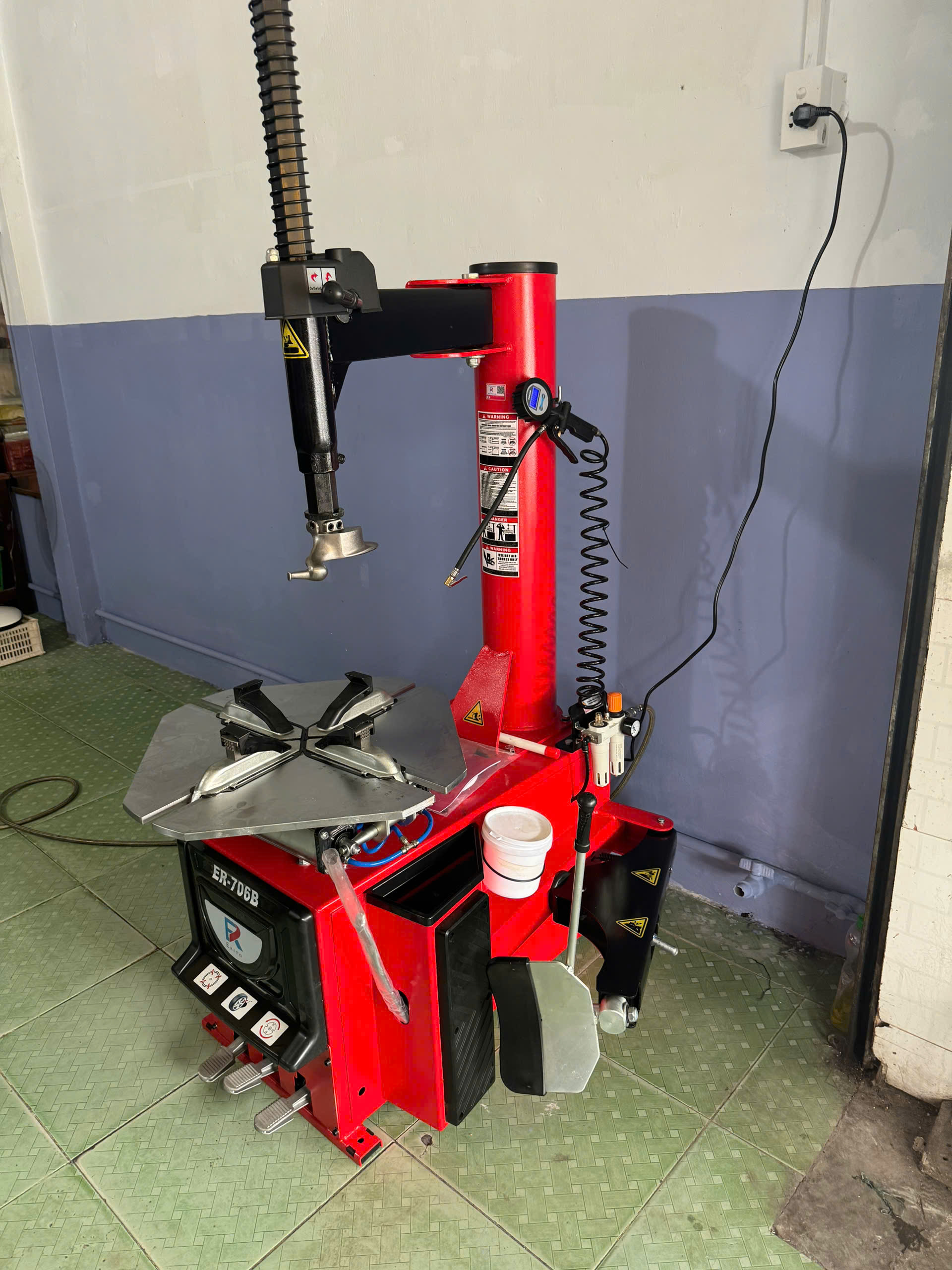 MÁY RA VÀO LỐP ER-706B
