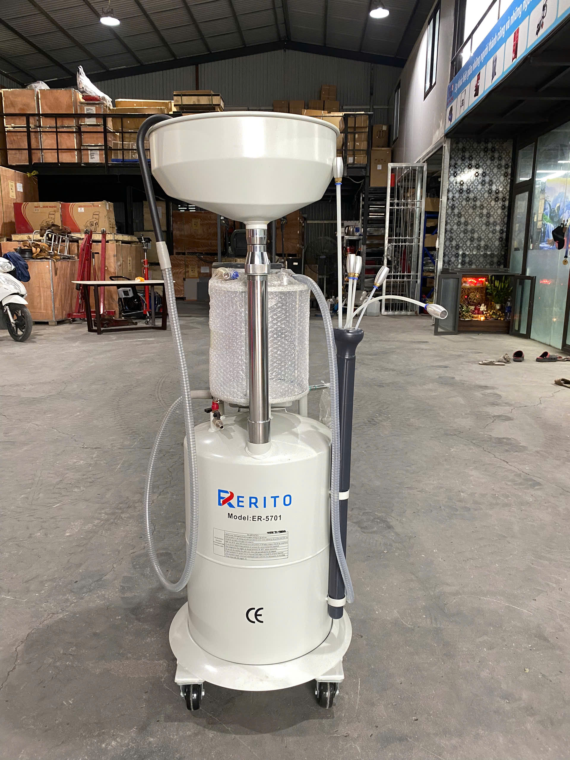 THIẾT BỊ HỨNG HÚT DẦU THẢI ER-AB5701