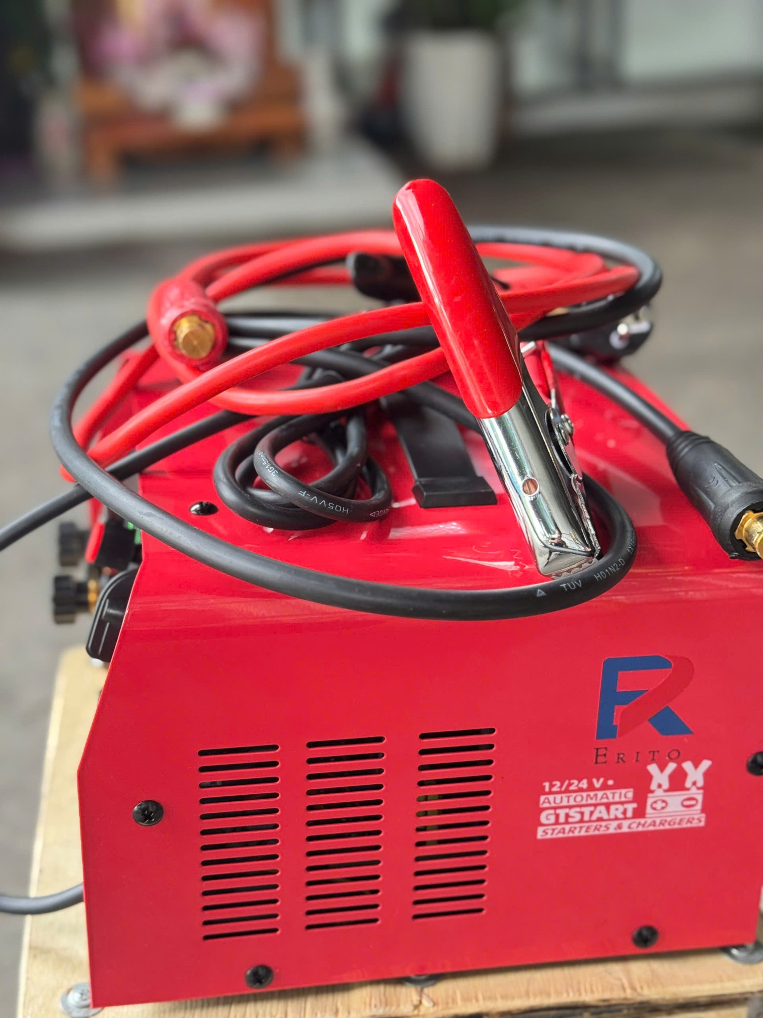 MÁY SẠC ÁC QUY VÀ KHỞI ĐỘNG NHANH 850A